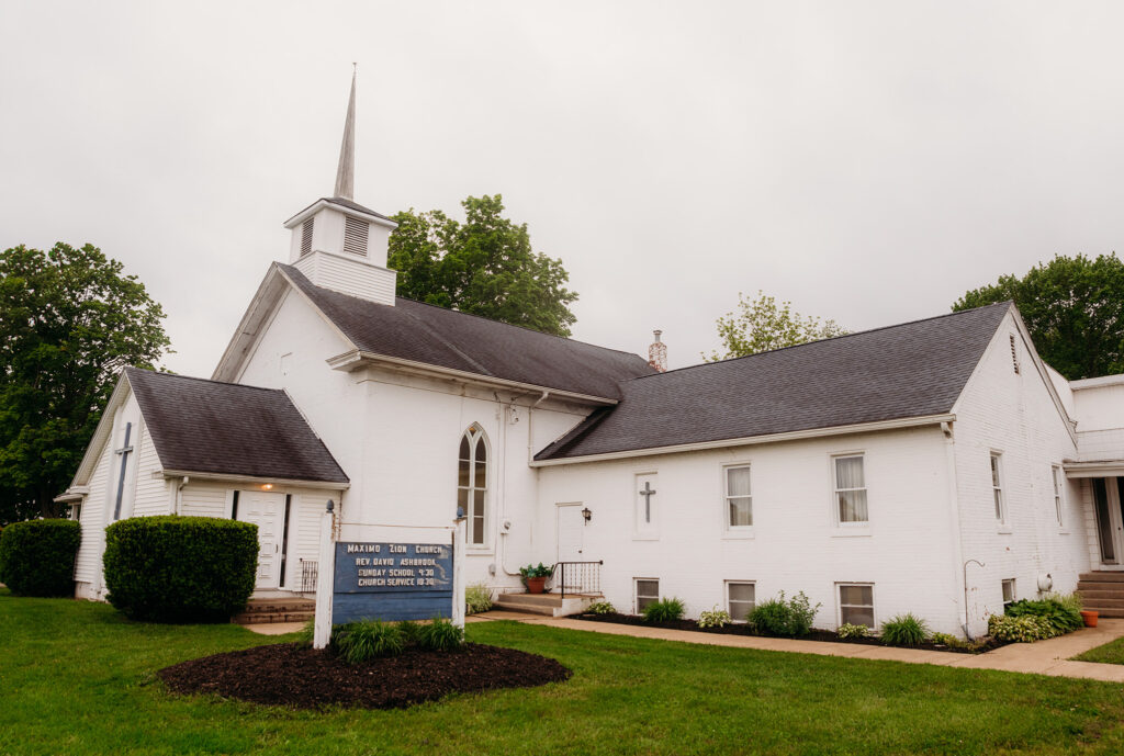 Esther's Wedding Chapel exterior, in Alliance, Ohio